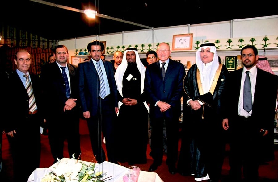 الرئيس تمام سلام في زيارة الجناح السعودي.